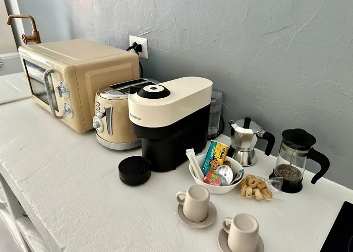 White Dome Μπάρι